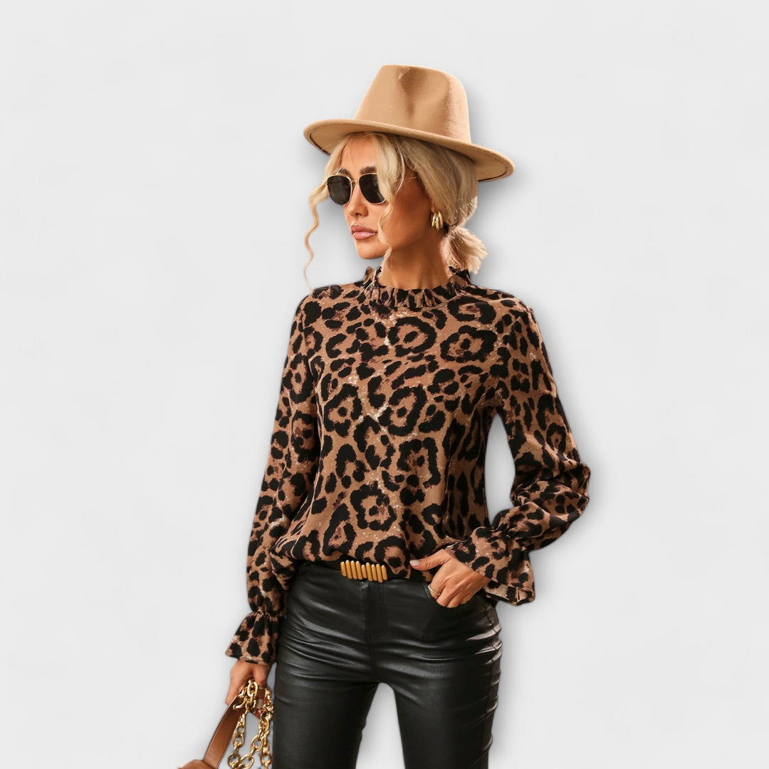 Kayla | Leopardinkuviollinen pusero taitetulla kauluksella | Anne Helsinki