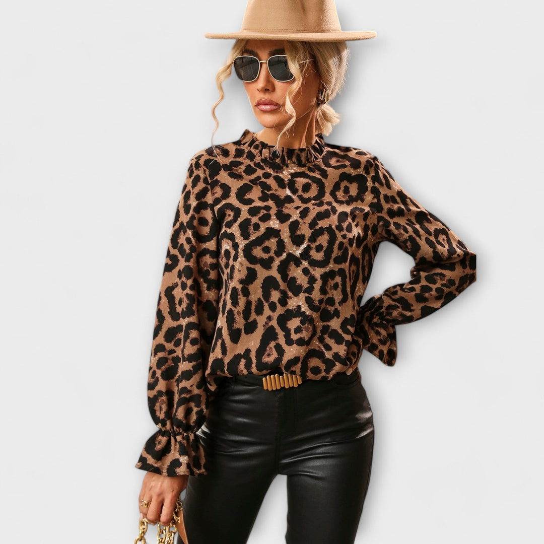 Kayla | Leopardinkuviollinen pusero taitetulla kauluksella | Anne Helsinki