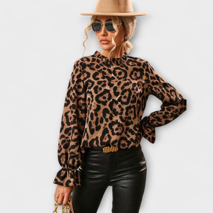 Kayla | Leopardinkuviollinen pusero taitetulla kauluksella | Anne Helsinki