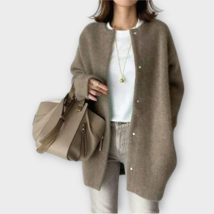 Lilly | Tyylikäs neulottu neuletakki | Anne Helsinki