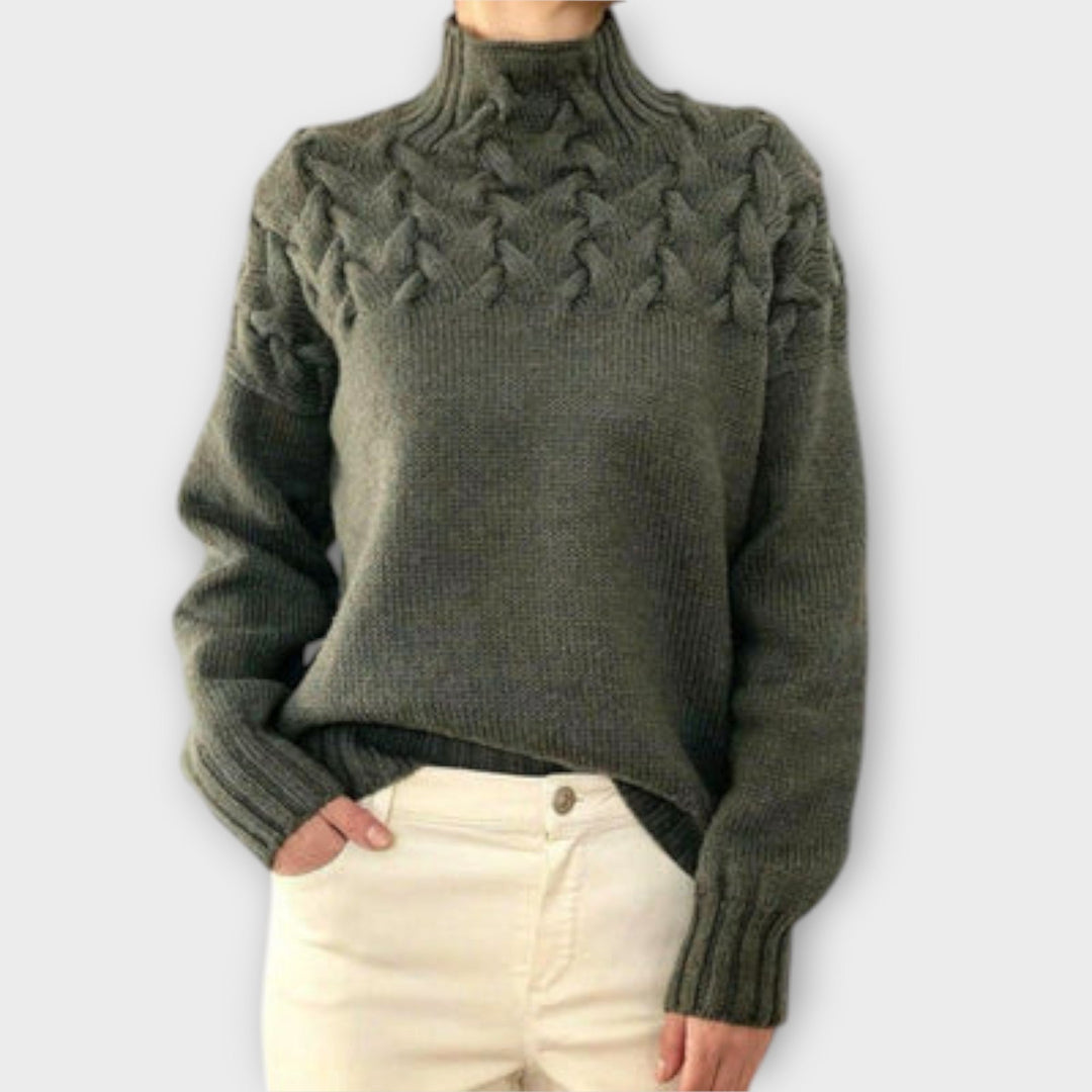 Eva | Naisten neuleliivi, jossa palmikkokuviota | Anne Helsinki