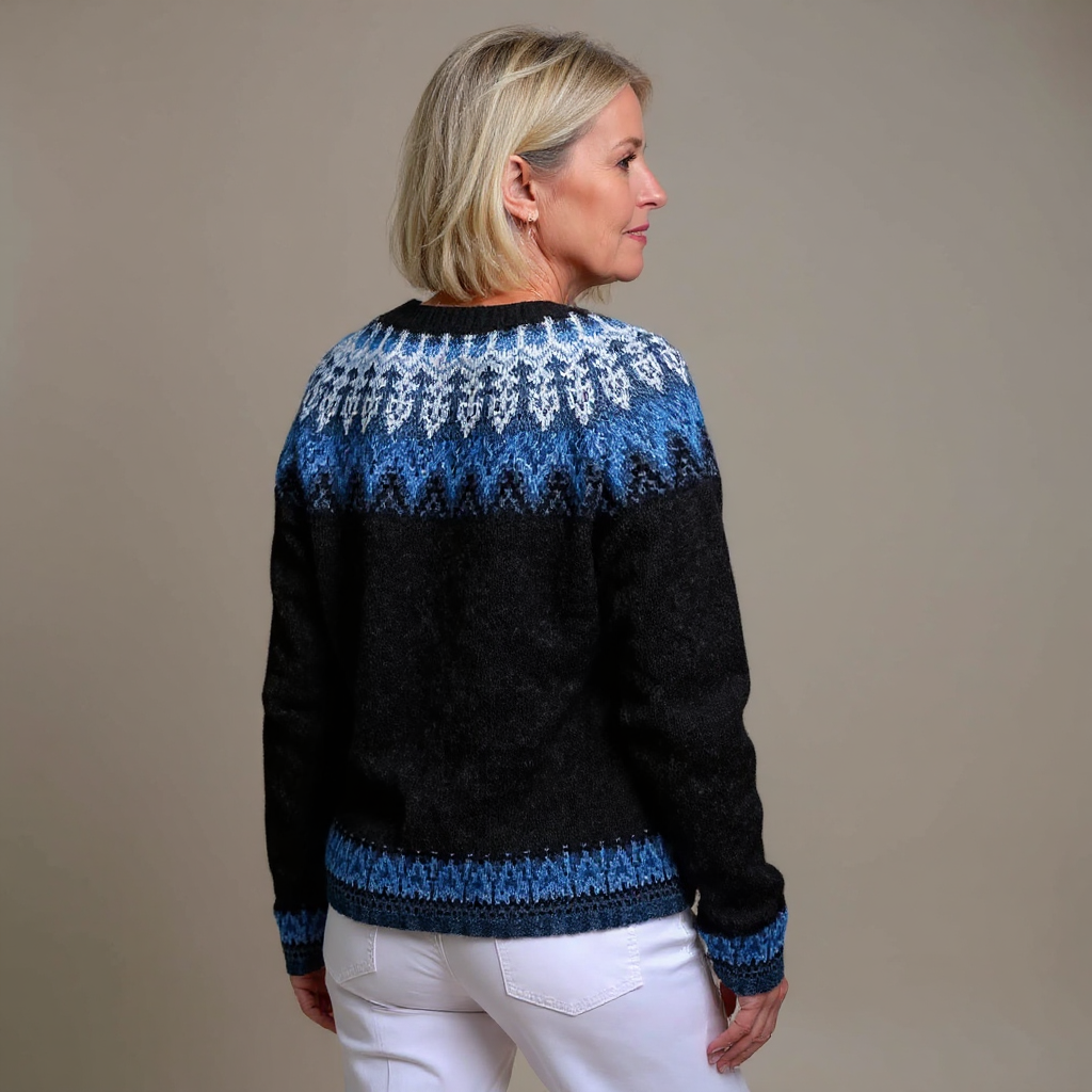 Marjatta | Sininen neuletakki | Anne Helsinki