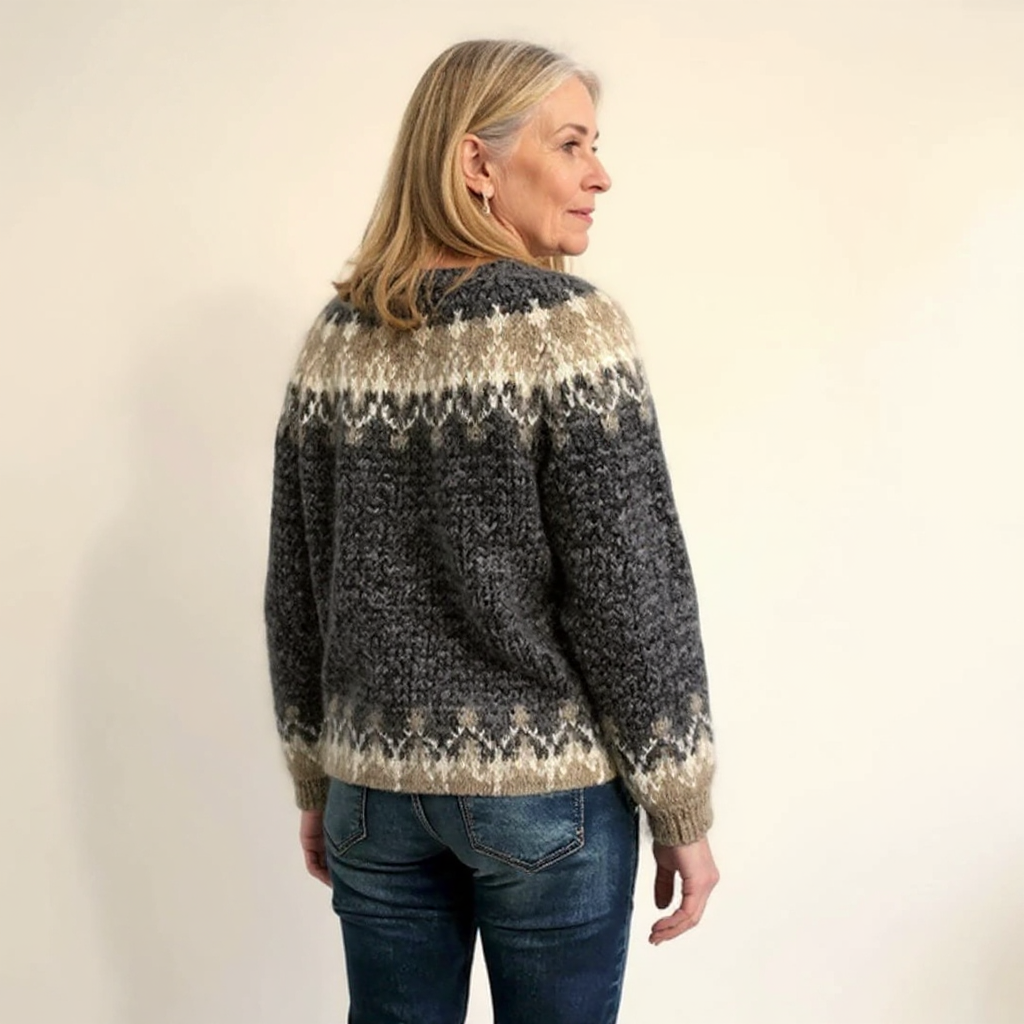 Ronja | Musta neulepusero | Anne Helsinki